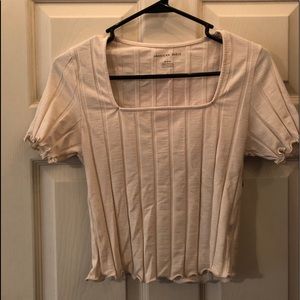 AEO cropped off white textured shirt